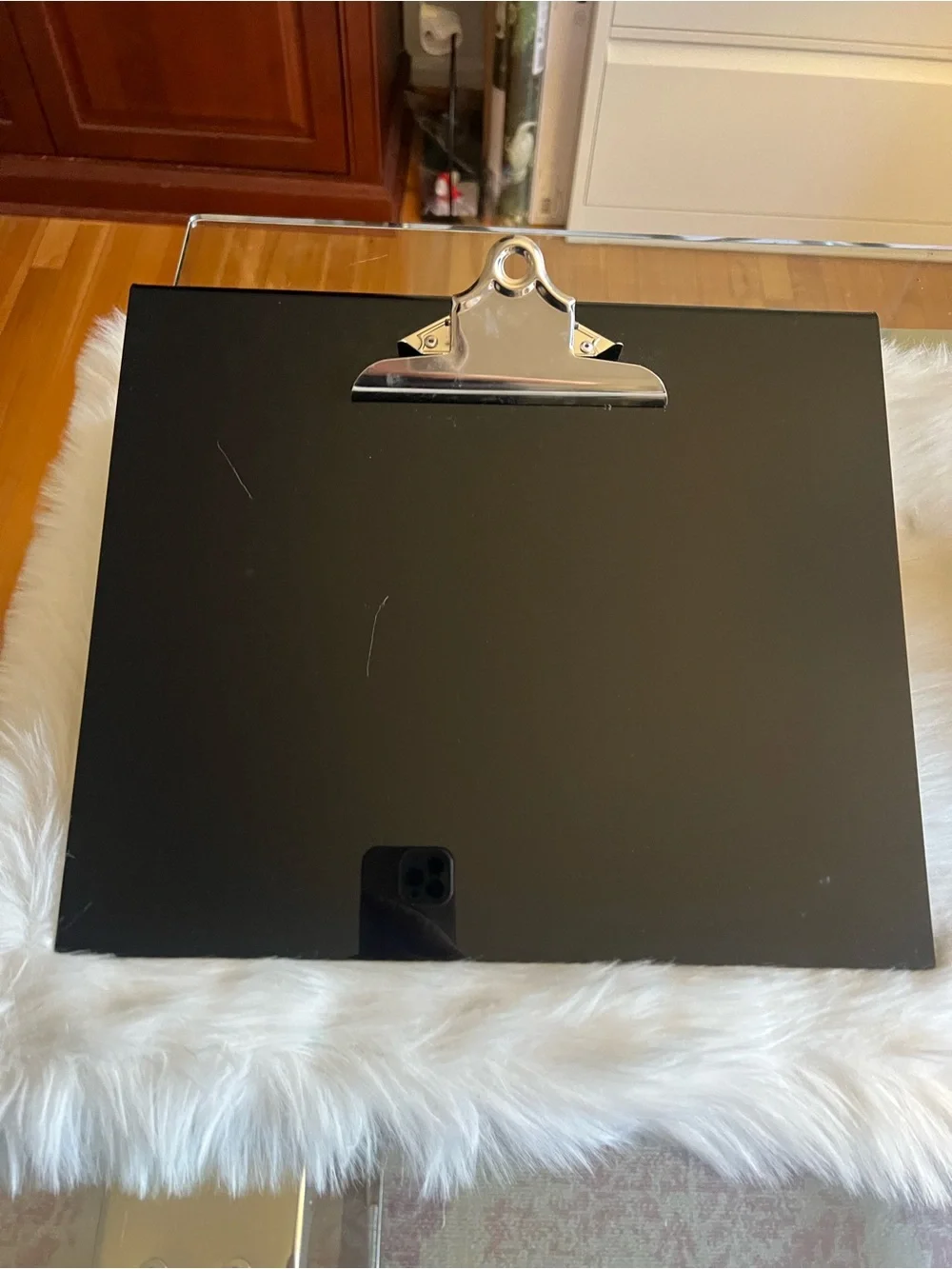 Black slatbpsrd with Silver Clip